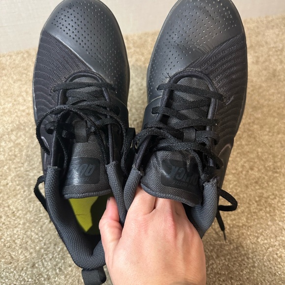 Nike kids Black Athletic Shoes - Picture 8 of 10